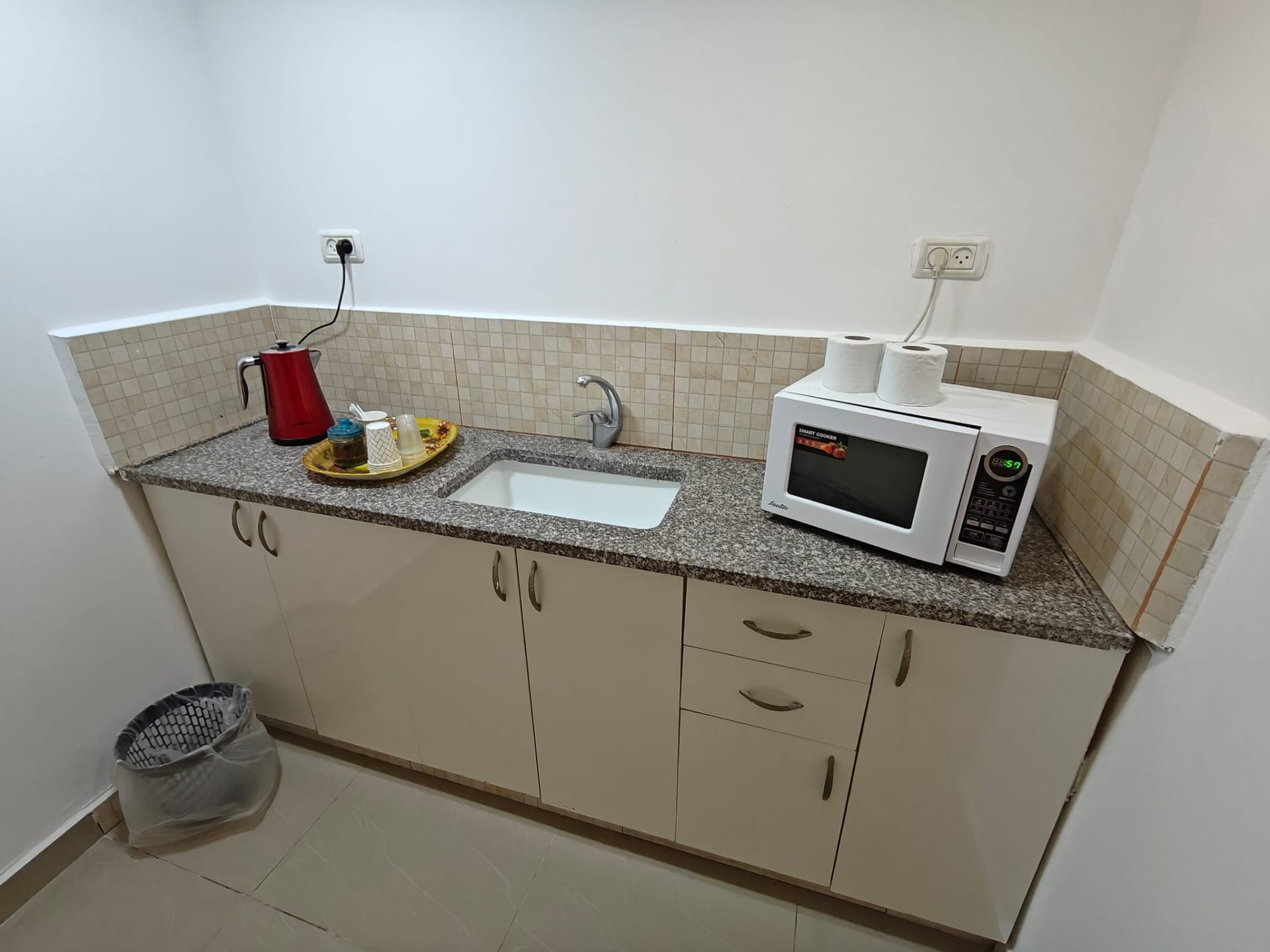 מטבחון בצימר זוגי – אירוח רומנטי בעין כרם