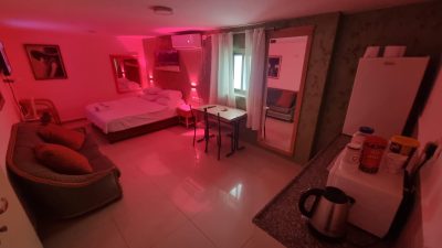 Double bed room in Jerusalem for short stay