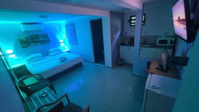 חדר הכי יפה בירושלים – מיטה זוגית רחבה ומזרן אורטופדי