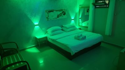 חדר יפיפה לזוגות – חדרים דיסקרטיים עם פרטיות מלאה