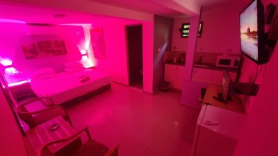 חדר קסום לזוגות – החדר זוגי שקט עם מיטה גדולה ומזמינה